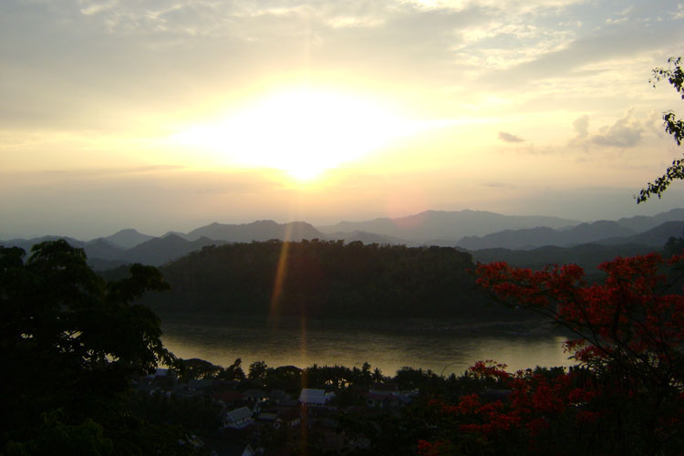 พระธาตุพูสี