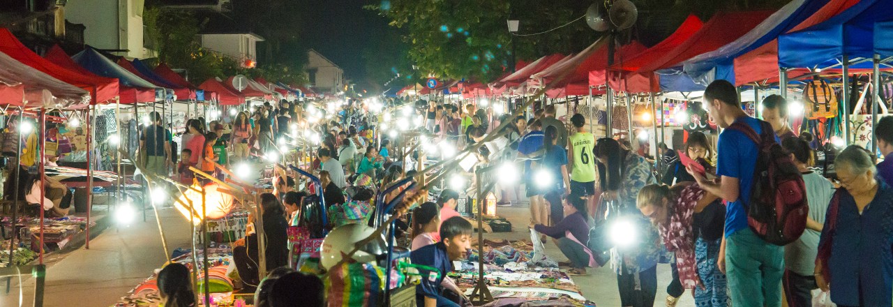 ตลาดมืดเมืองหลวงพระบาง