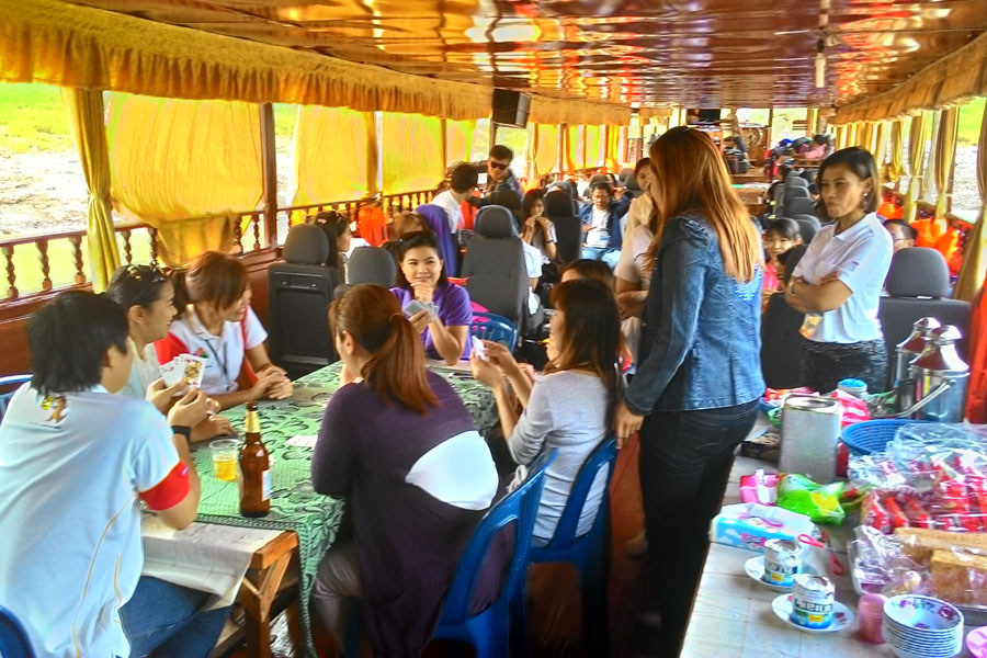 ล่องเรือแม่น้ำโขง