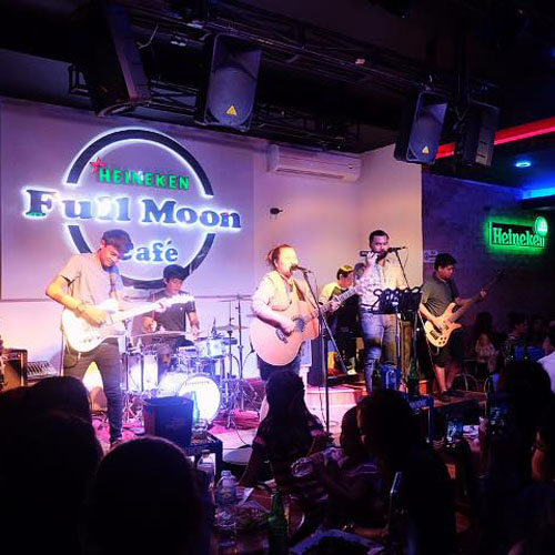 สถานบันเทิง